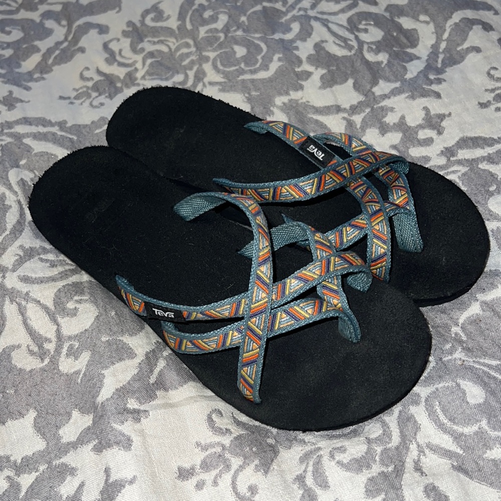 Size 7 Teva wedge flops